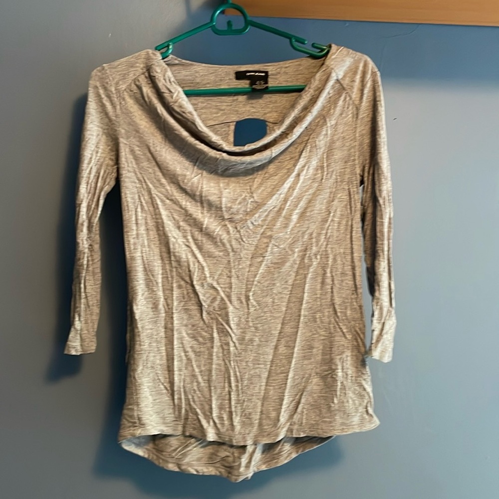 DKNY Jeans crop sleeve key hole back